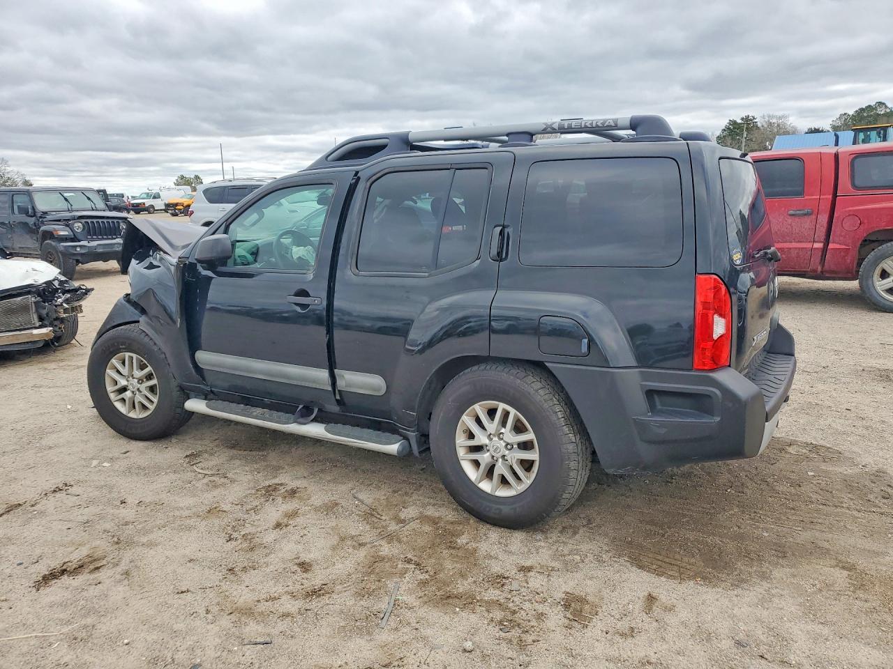 2014 NISSAN XTERRA X photo 2