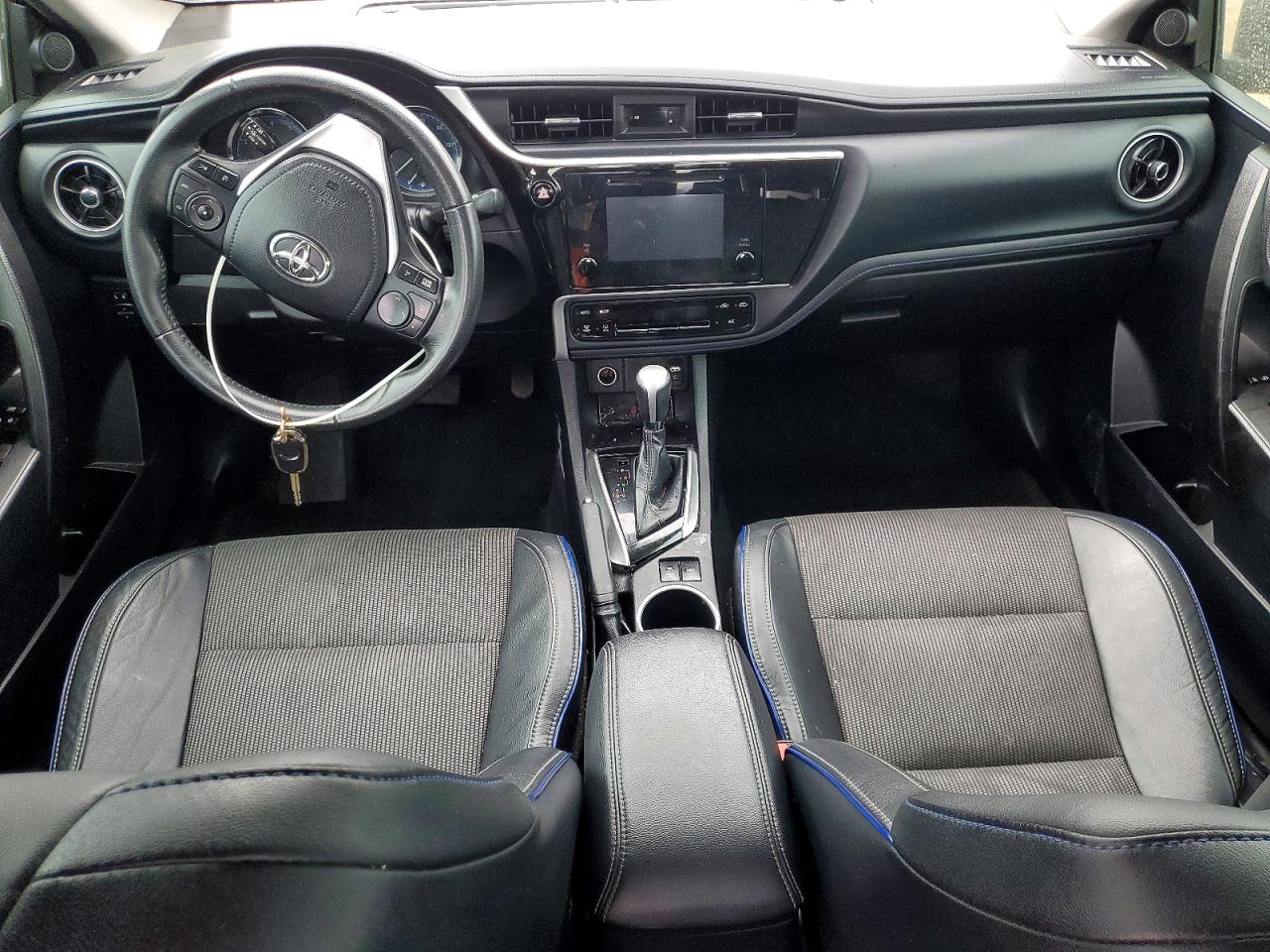2019 TOYOTA COROLLA L photo 22