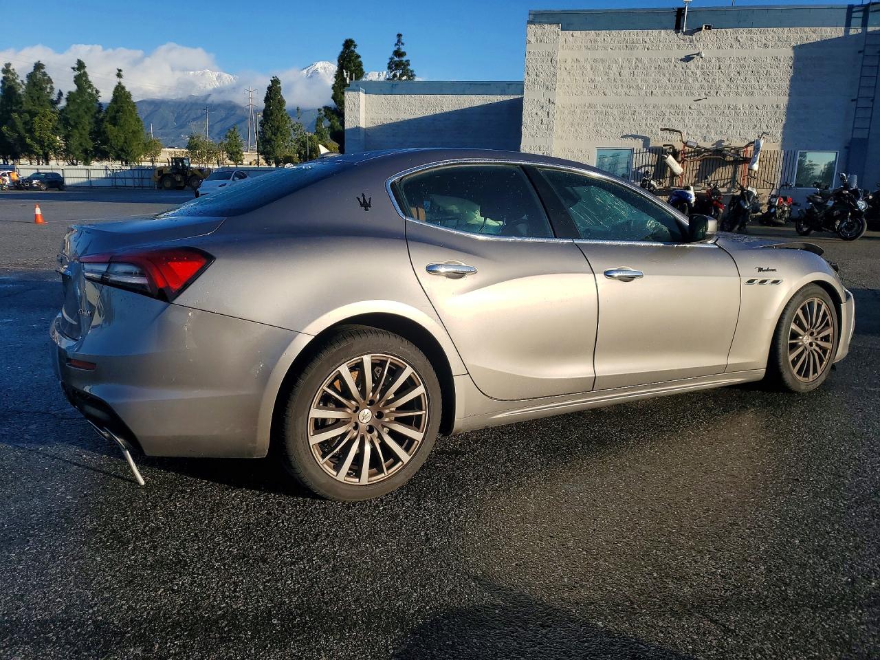 2022 MASERATI GHIBLI photo 3