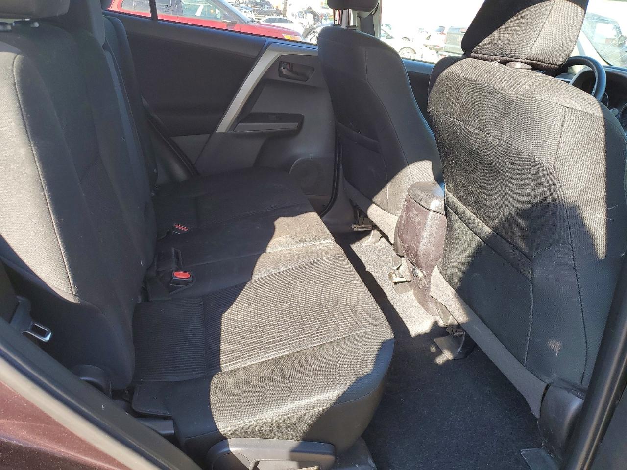 2018 TOYOTA RAV4 LE photo 21