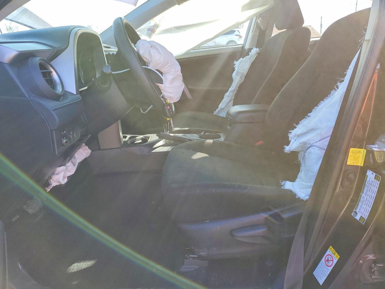 2018 TOYOTA RAV4 LE photo 13