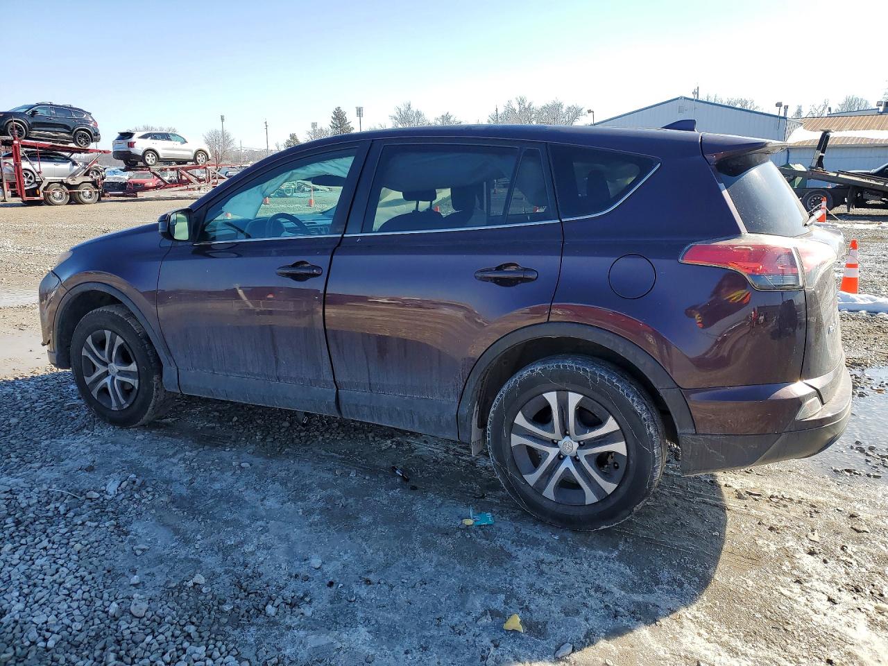 2018 TOYOTA RAV4 LE photo 3