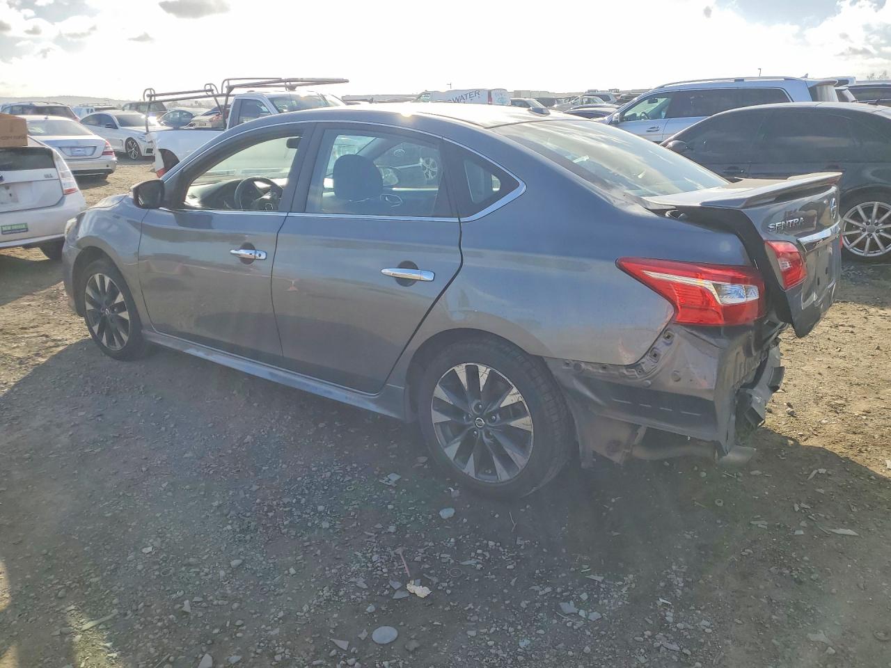 2016 NISSAN SENTRA S photo 4
