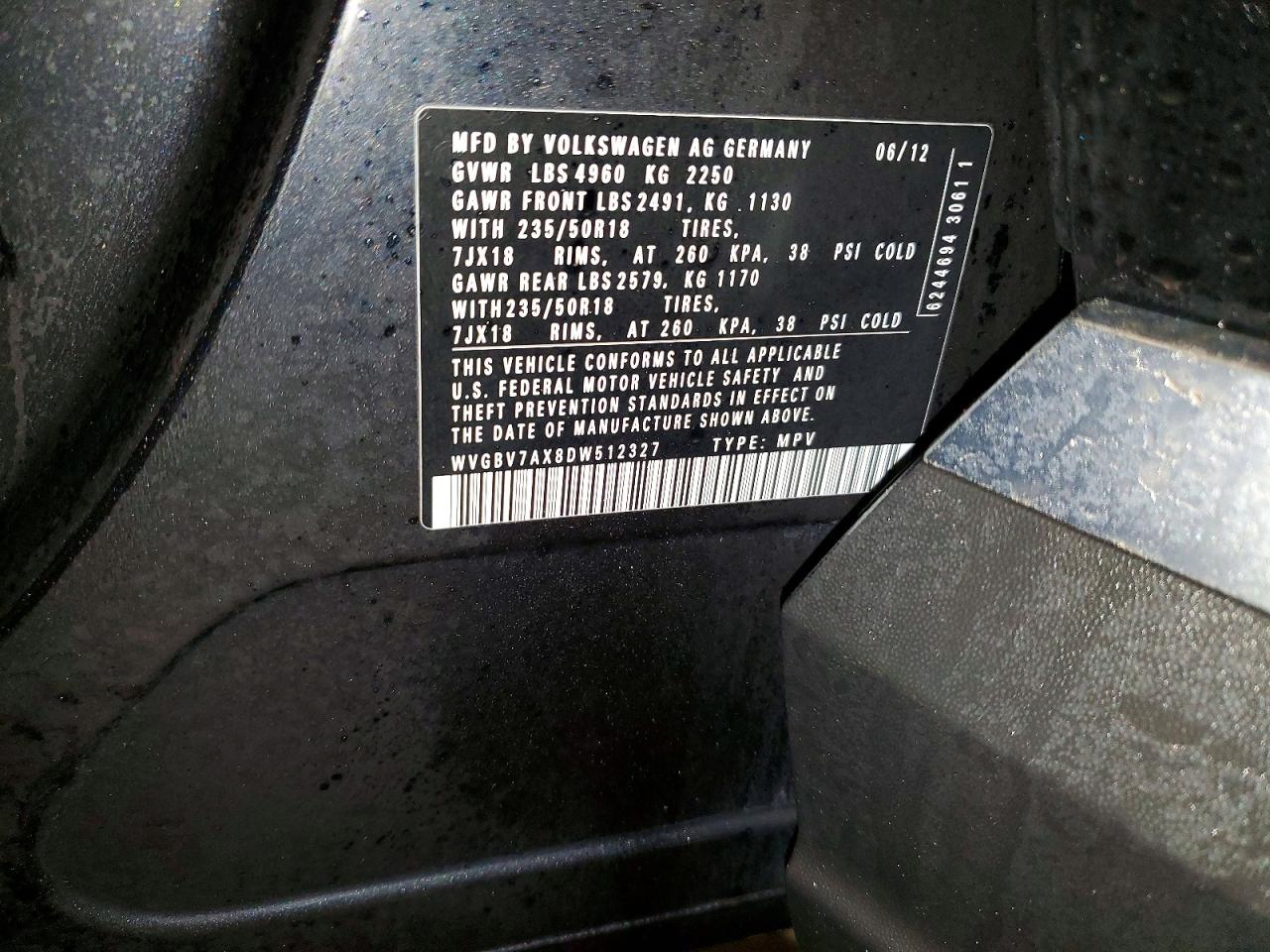 2013 VOLKSWAGEN TIGUAN S photo 13