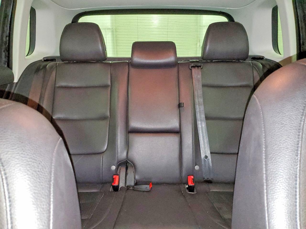 2013 VOLKSWAGEN TIGUAN S photo 10