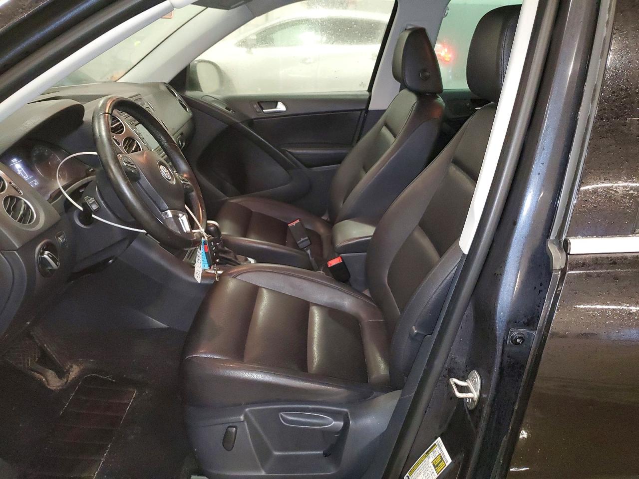 2013 VOLKSWAGEN TIGUAN S photo 7