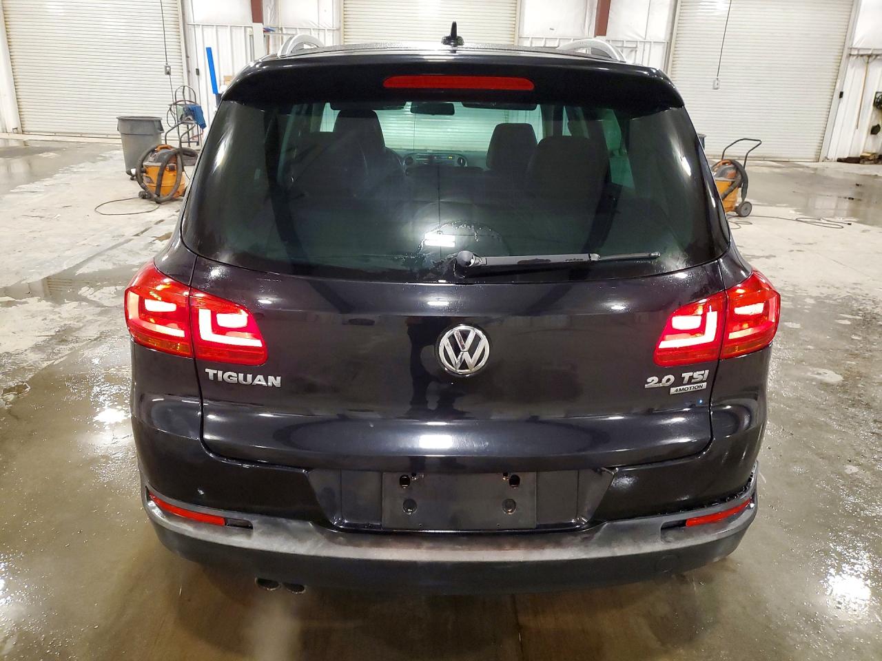 2013 VOLKSWAGEN TIGUAN S photo 6