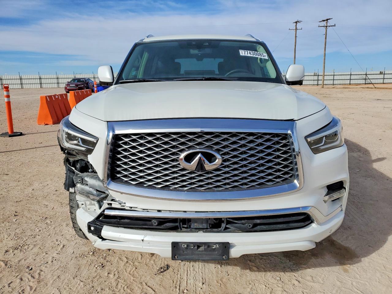 2022 INFINITI QX80 LUXE photo 9