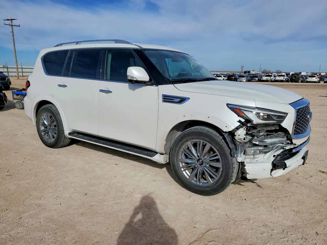 2022 INFINITI QX80 LUXE photo 7
