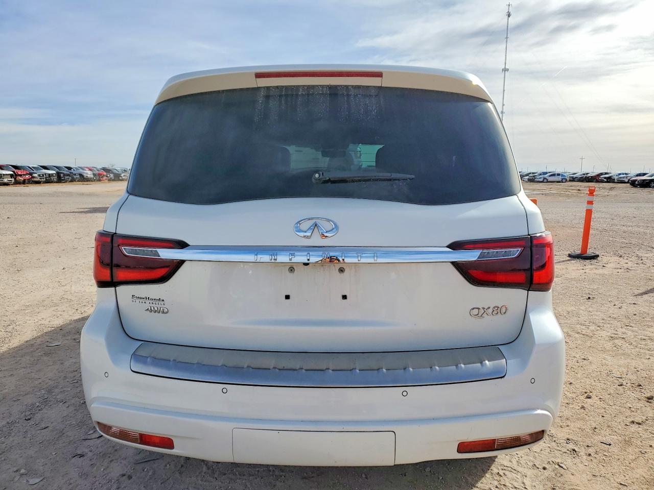 2022 INFINITI QX80 LUXE photo 11