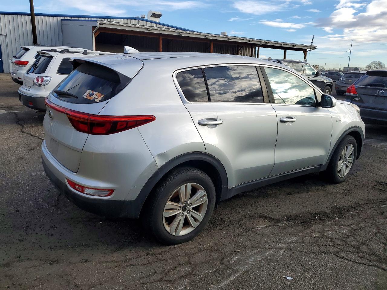 2017 KIA SPORTAGE LX photo 3