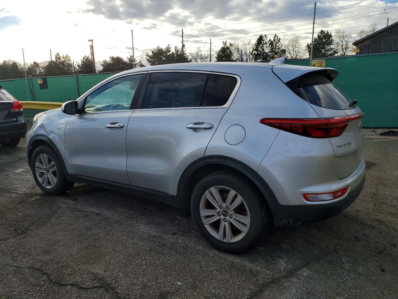 2017 KIA SPORTAGE LX photo 2