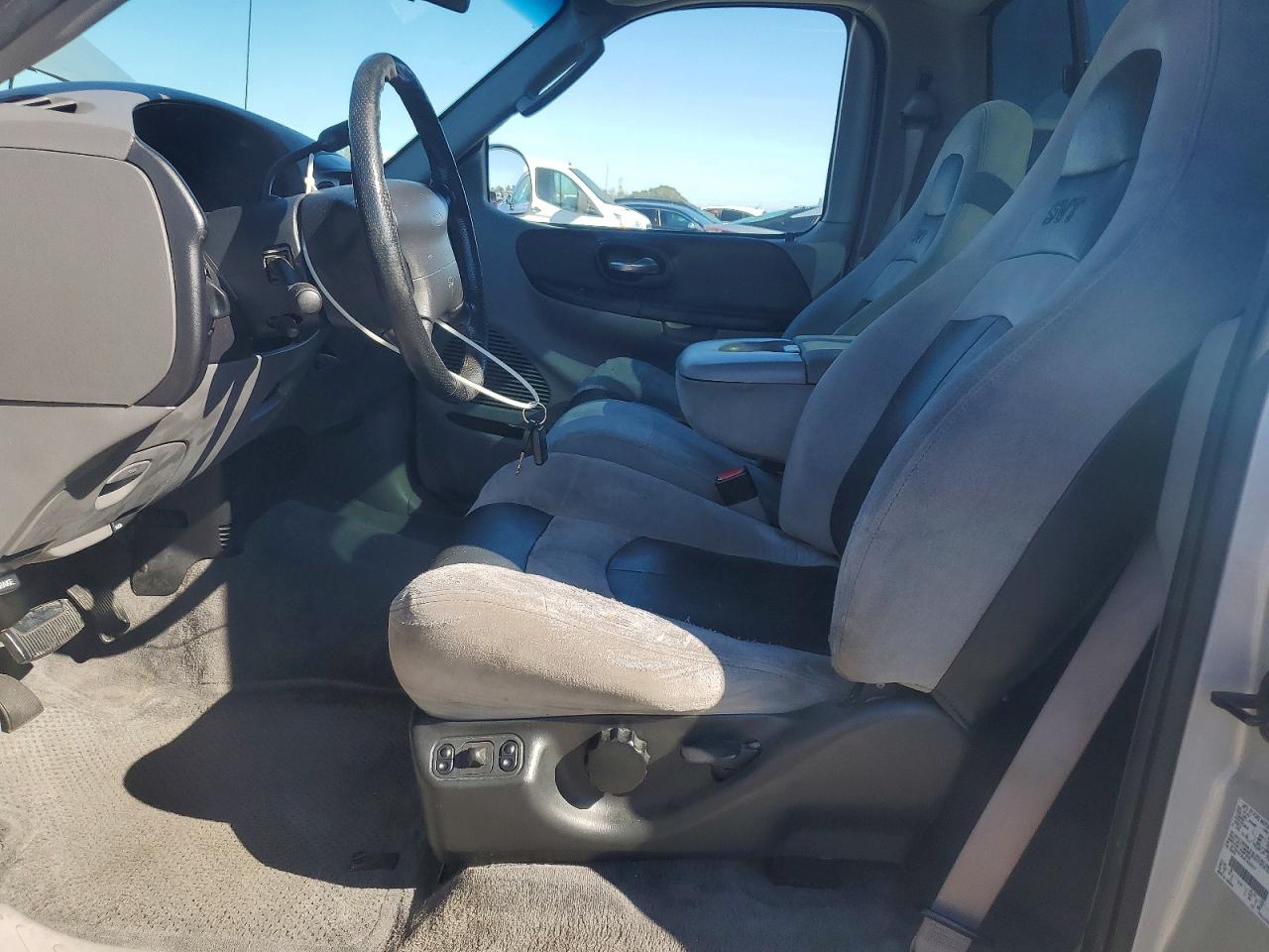 2004 FORD F150 SVT LIGHTNING photo 13