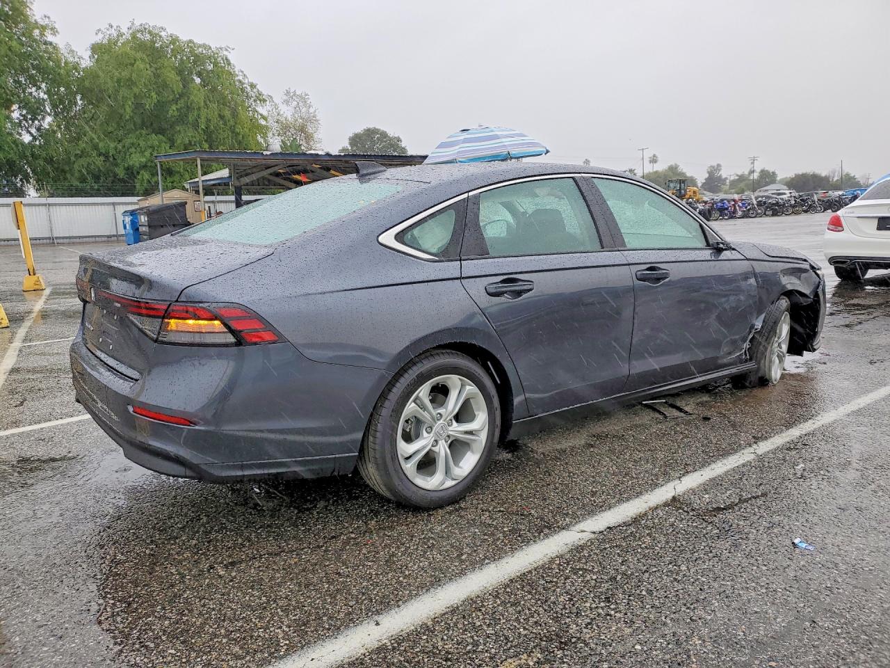 2025 HONDA ACCORD LX photo 5