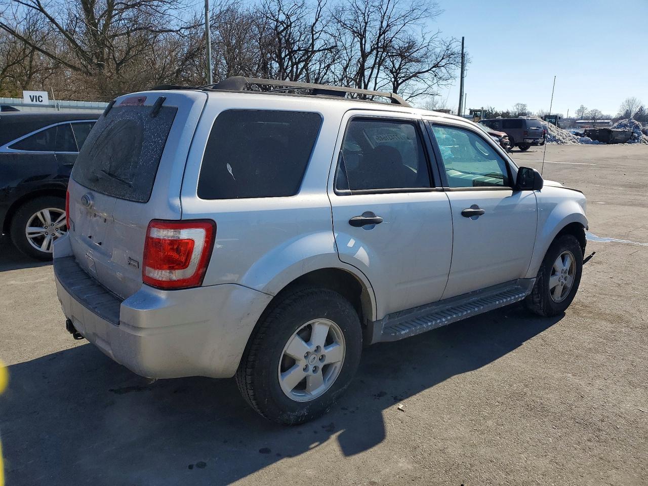 2011 FORD ESCAPE XLT photo 7