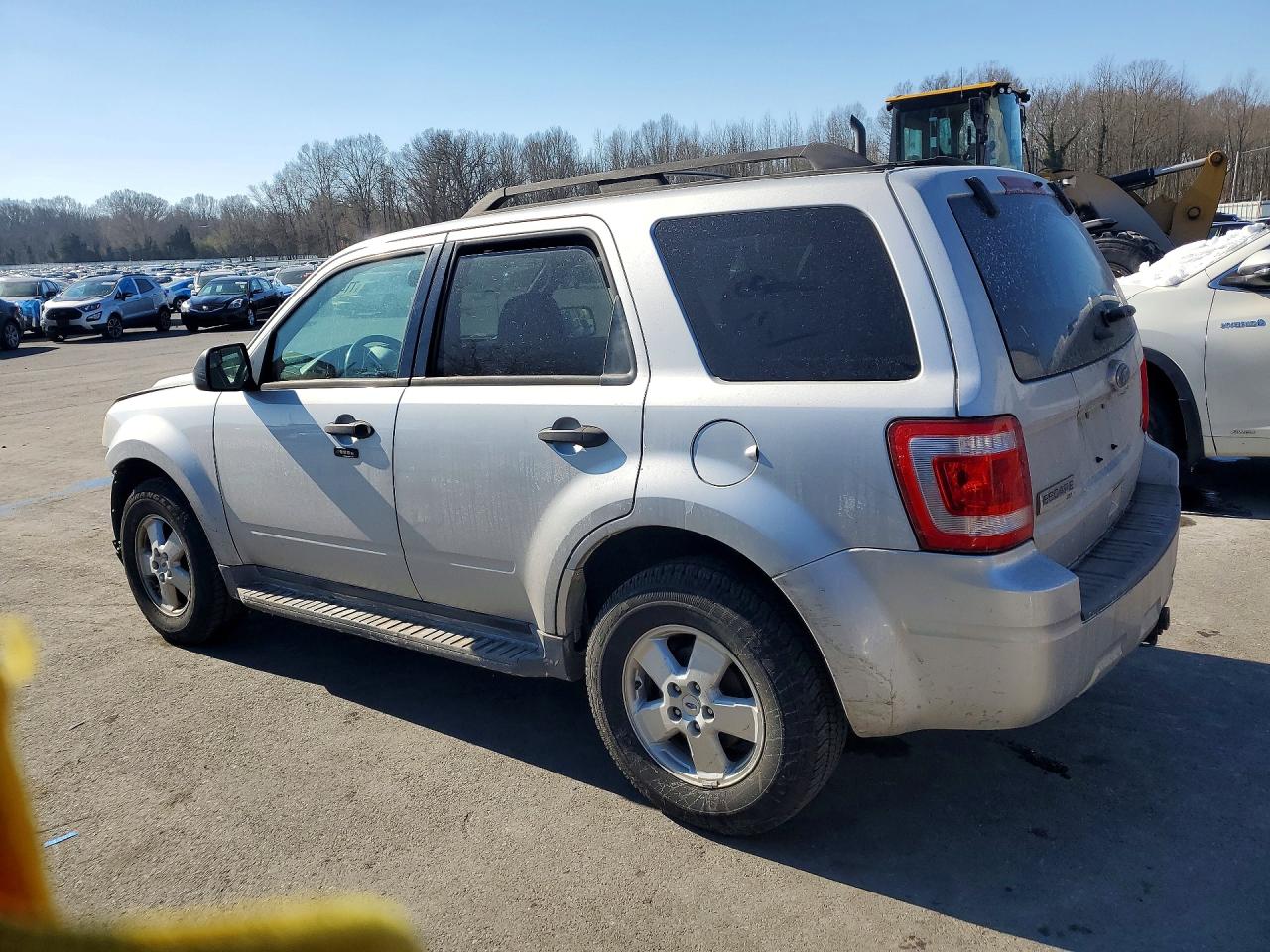 2011 FORD ESCAPE XLT photo 4