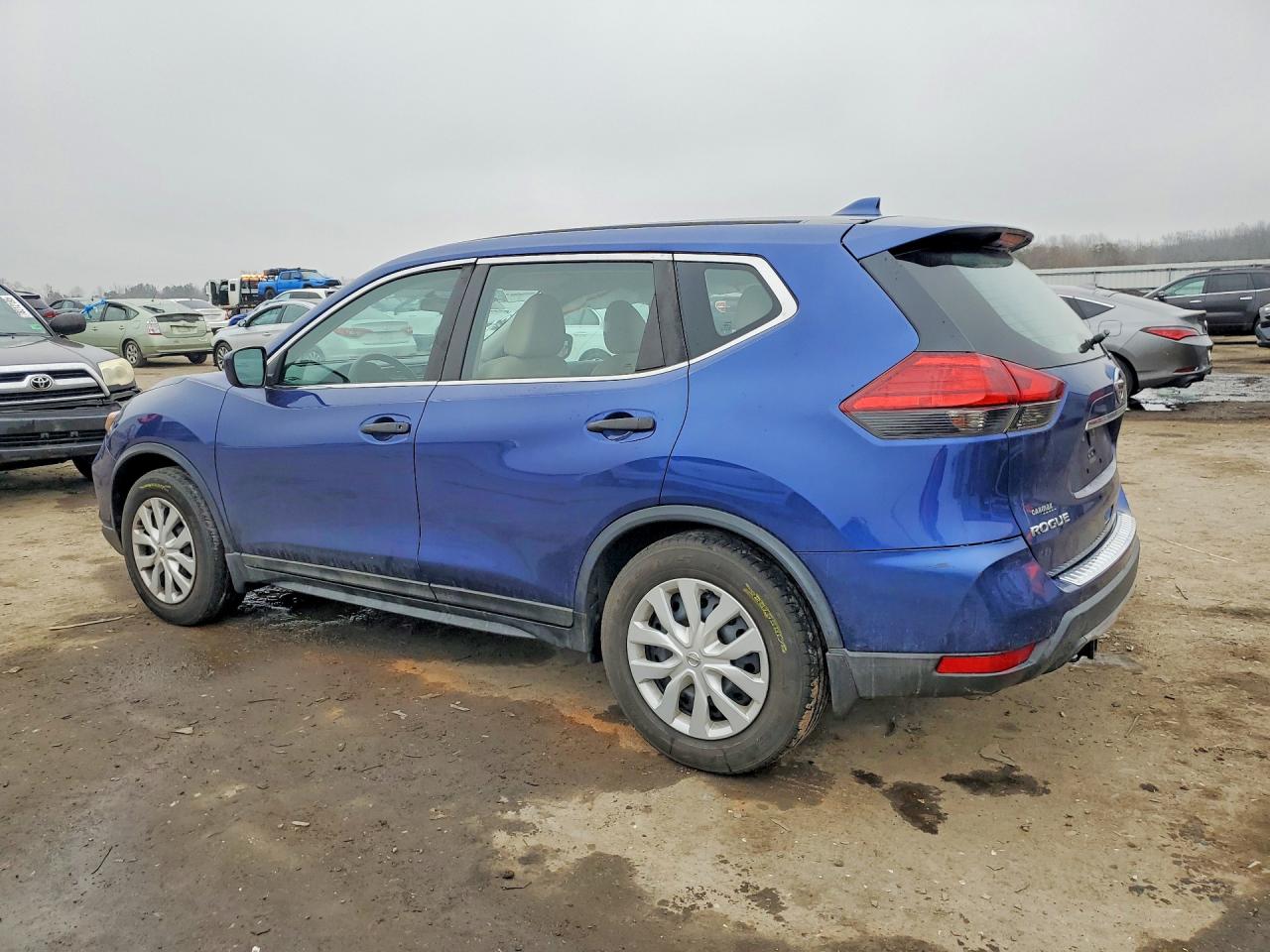 2017 NISSAN ROGUE S photo 2