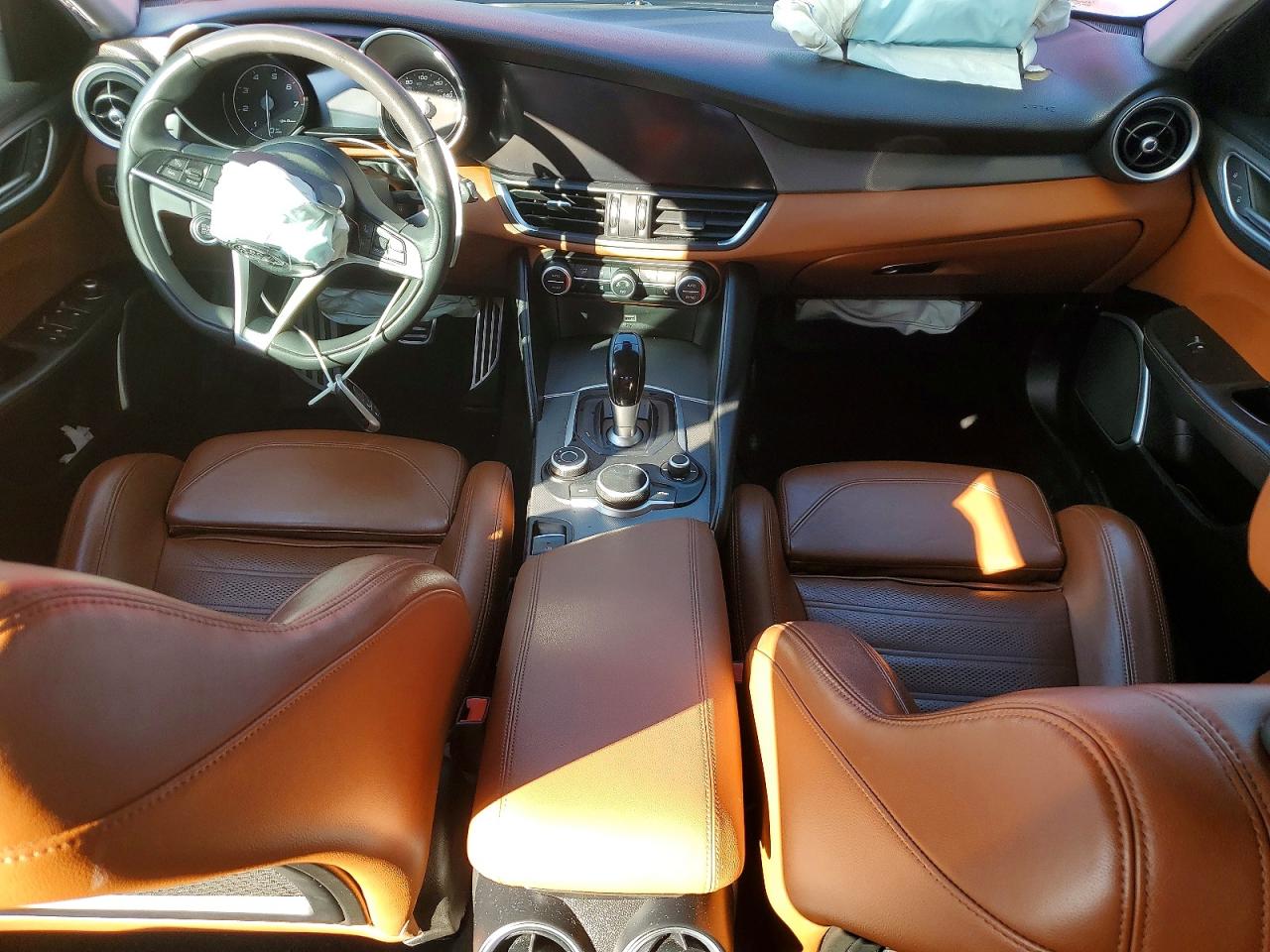 2019 ALFA ROMEO GIULIA TI photo 8