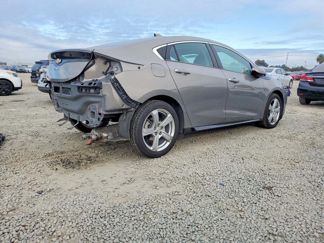 2017 CHEVROLET VOLT LT photo 3