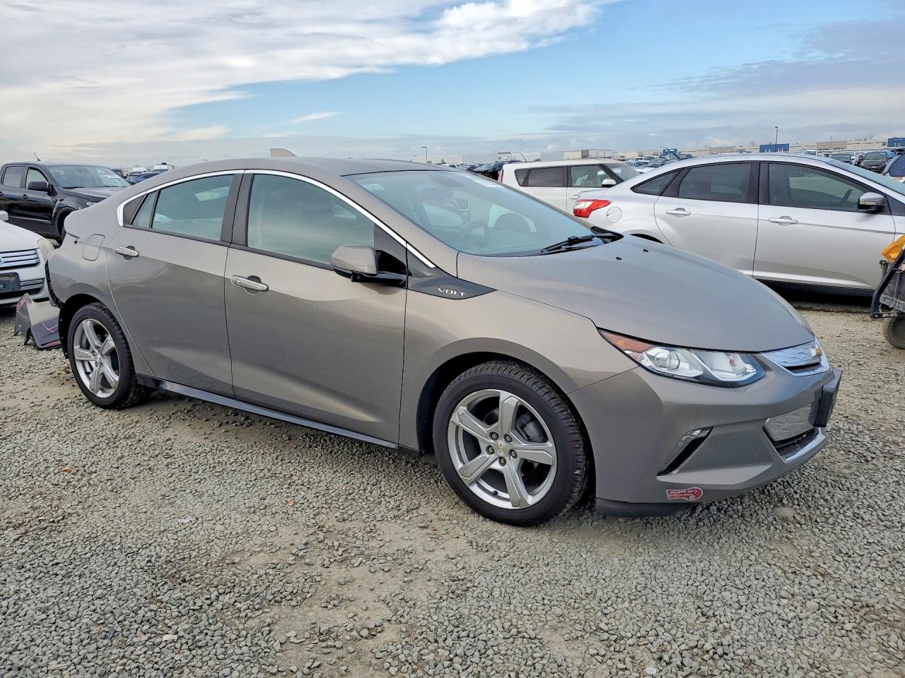 2017 CHEVROLET VOLT LT photo 4
