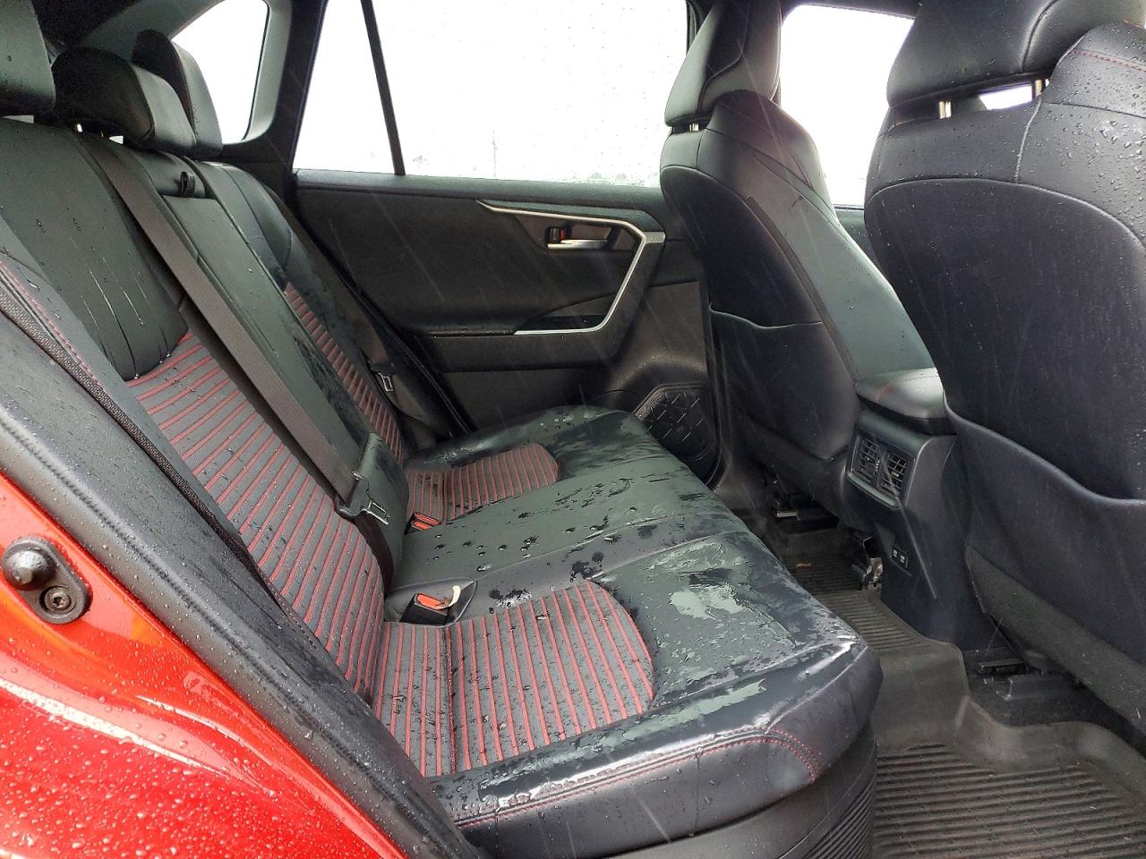 2021 TOYOTA RAV4 PRIME XSE photo 31