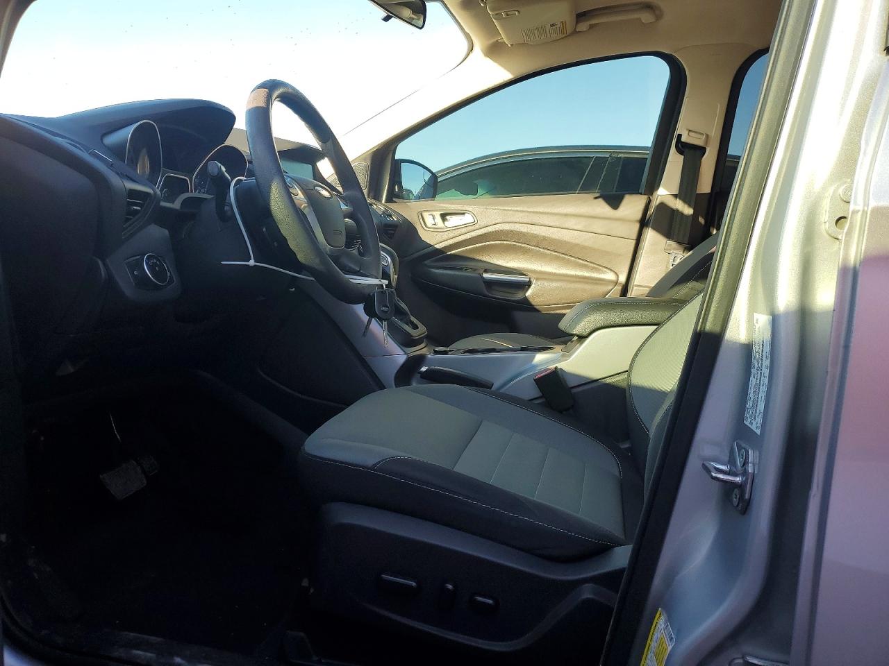 2015 FORD ESCAPE SE photo 25