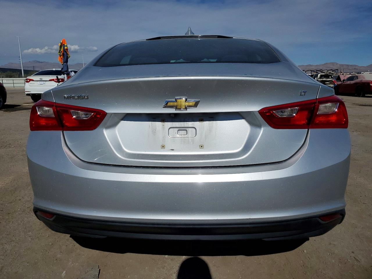 2018 CHEVROLET MALIBU LT photo 11