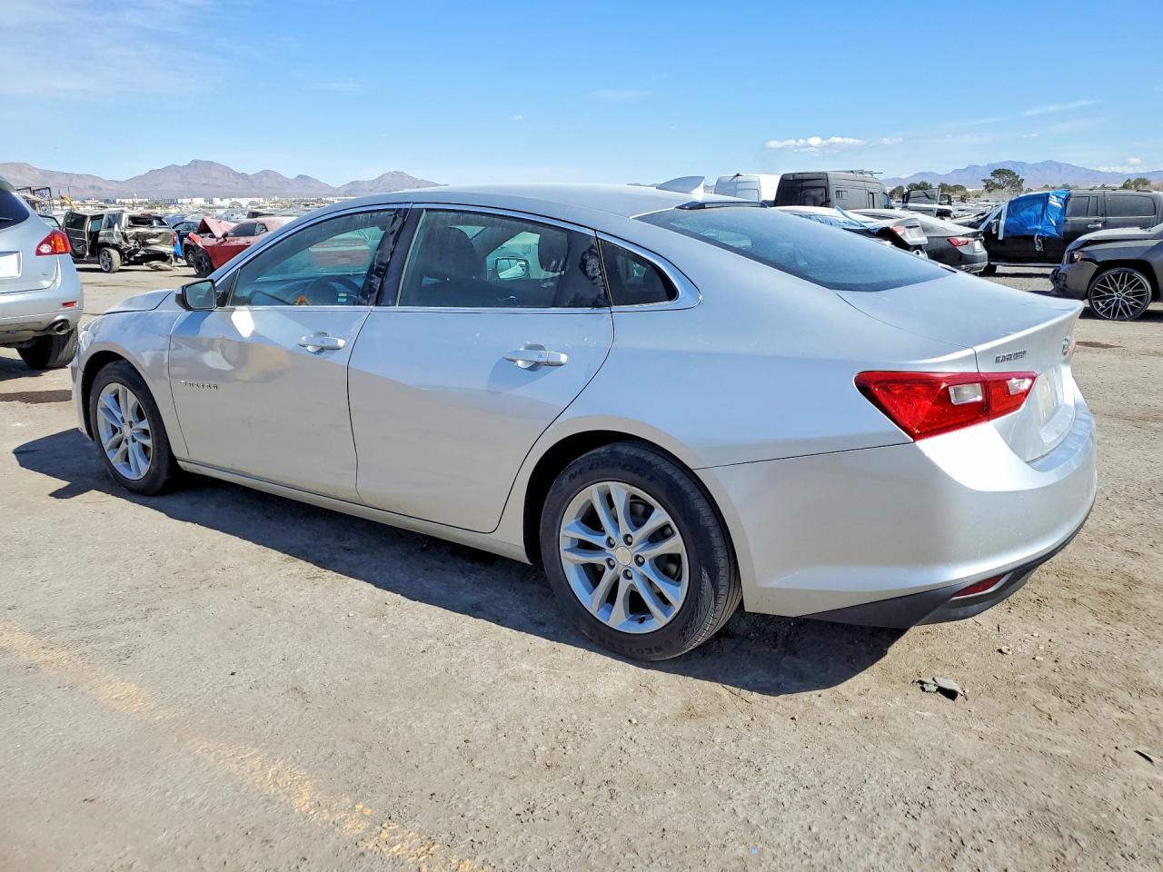 2018 CHEVROLET MALIBU LT photo 3