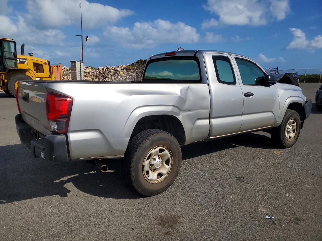 2017 TOYOTA TACOMA photo 7