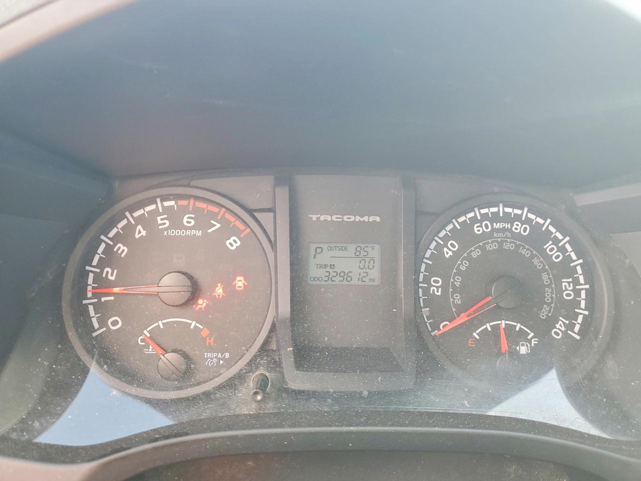 2017 TOYOTA TACOMA photo 25