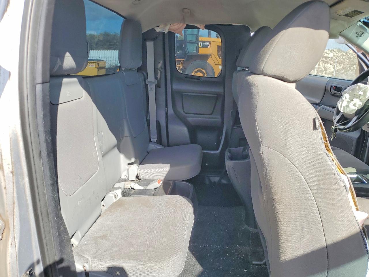 2017 TOYOTA TACOMA photo 28