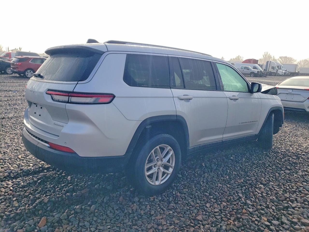 2023 JEEP GRAND CHEROKEE L LAREDO photo 5