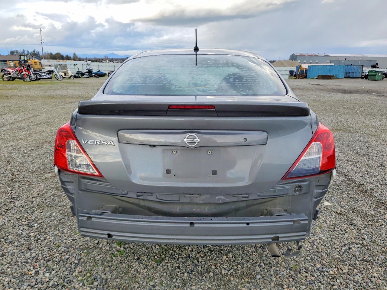 2019 NISSAN VERSA S photo 6