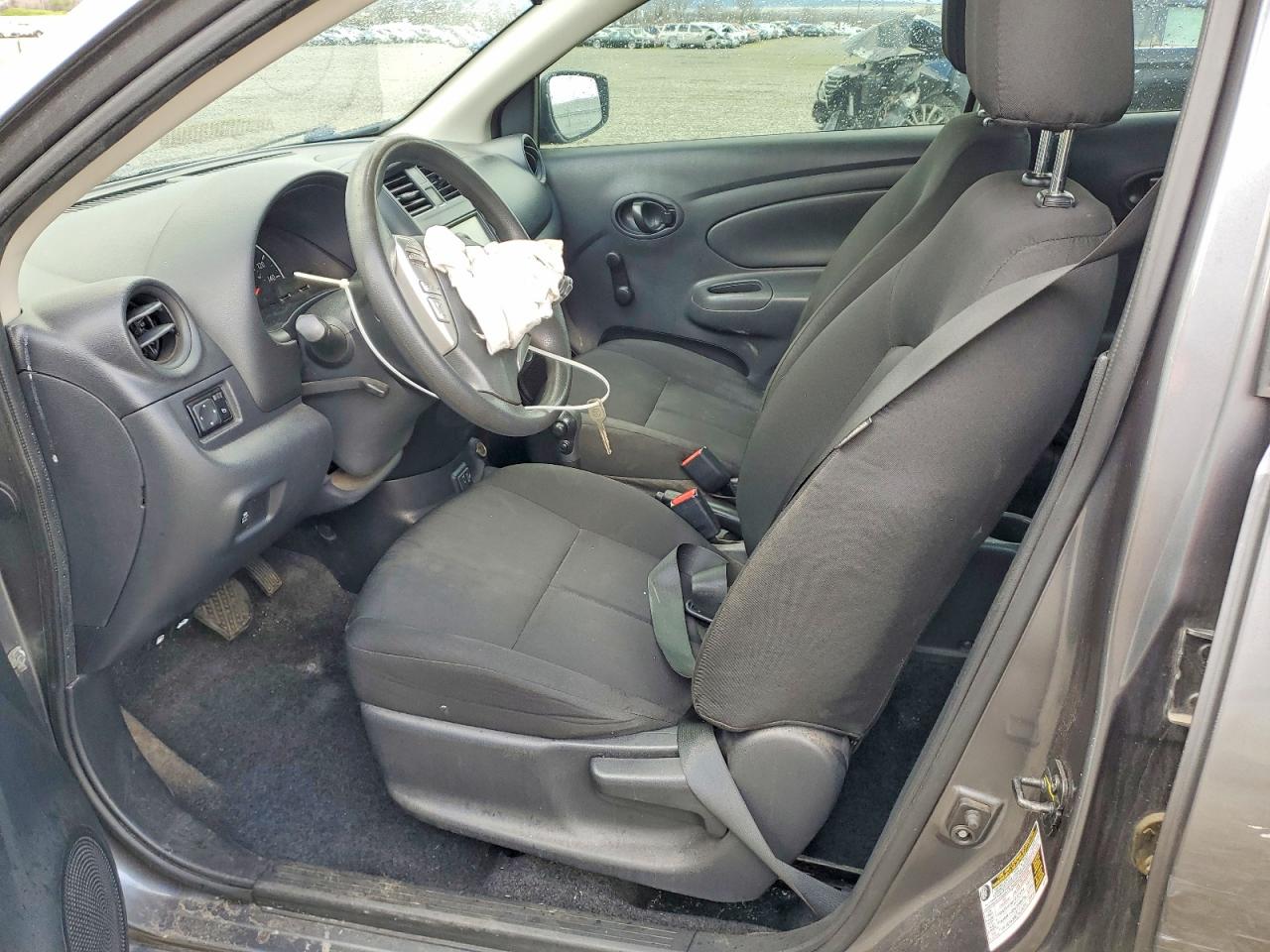 2019 NISSAN VERSA S photo 7