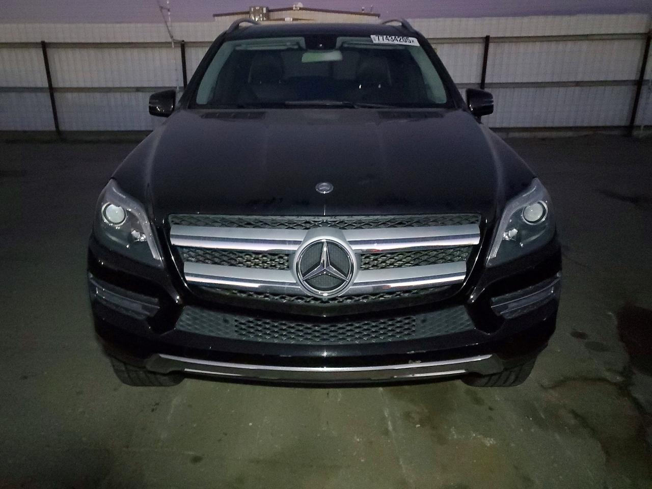 2015 MERCEDES-BENZ GL 450 4MATIC photo 9
