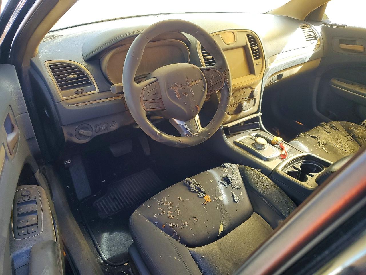 2019 CHRYSLER 300 TOURING photo 8
