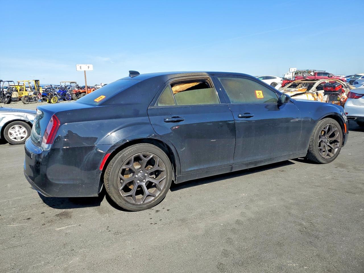 2019 CHRYSLER 300 TOURING photo 3