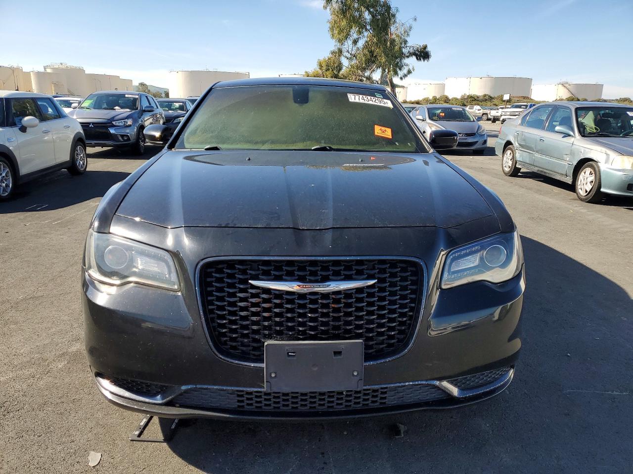 2019 CHRYSLER 300 TOURING photo 5