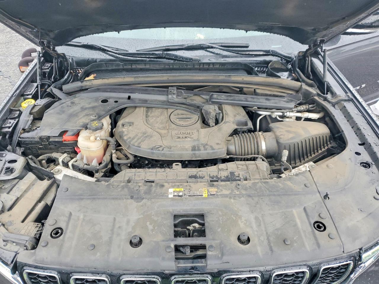 2022 JEEP GRAND CHEROKEE L OVERLAND photo 12