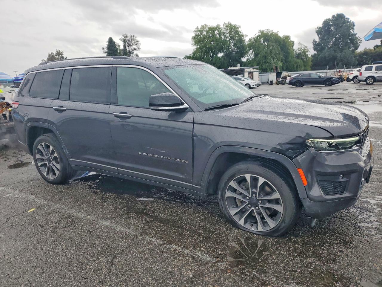 2022 JEEP GRAND CHEROKEE L OVERLAND photo 4