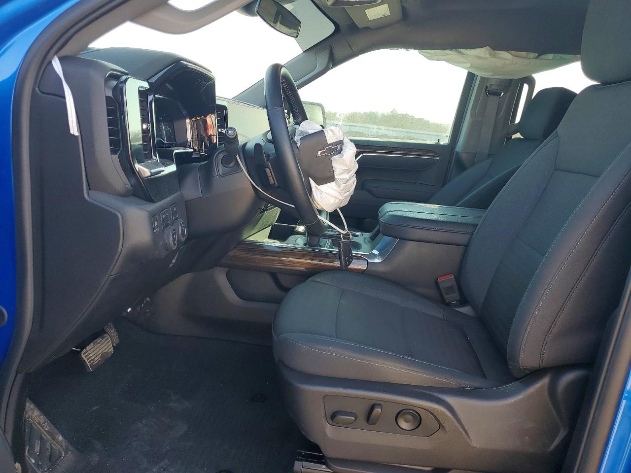 2025 CHEVROLET SILVERADO K1500 RST photo 13