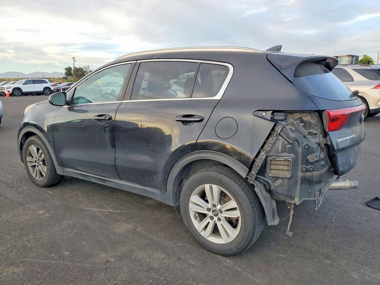 2017 KIA SPORTAGE LX photo 4