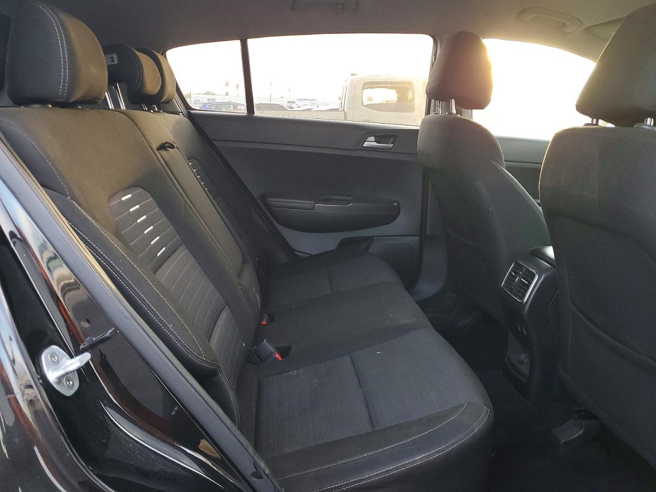 2017 KIA SPORTAGE LX photo 31