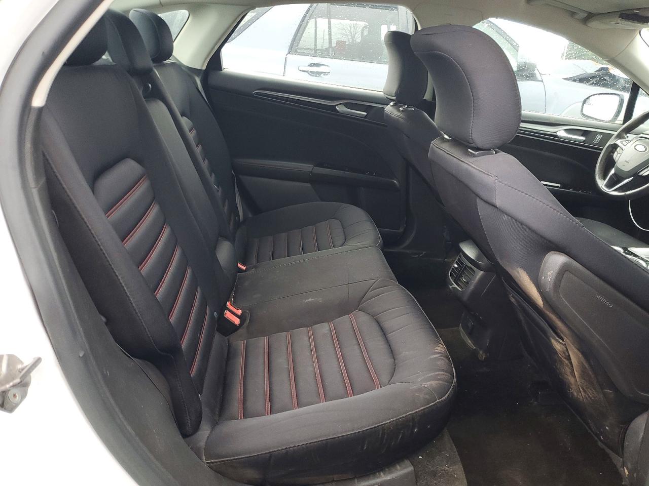 2015 FORD FUSION SE photo 19