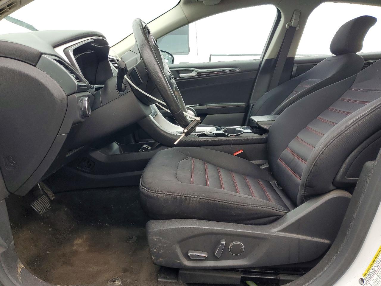 2015 FORD FUSION SE photo 13