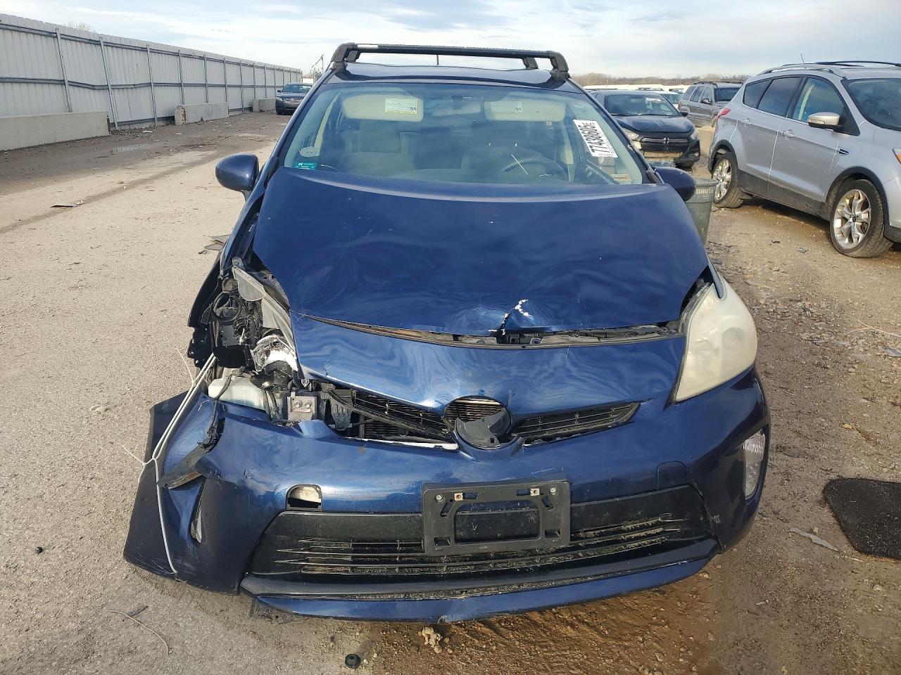 2012 TOYOTA PRIUS photo 5