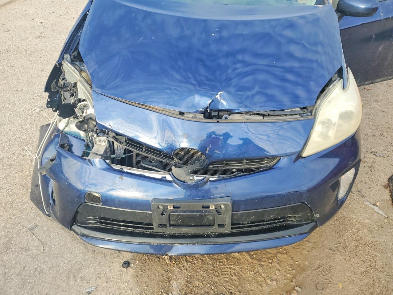 2012 TOYOTA PRIUS photo 11