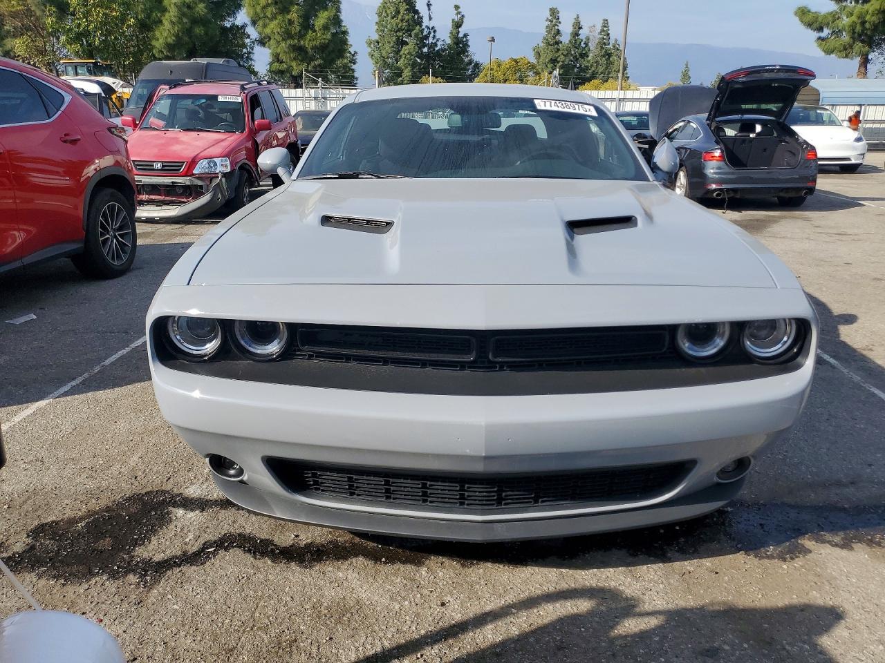 2022 DODGE CHALLENGER SXT photo 13