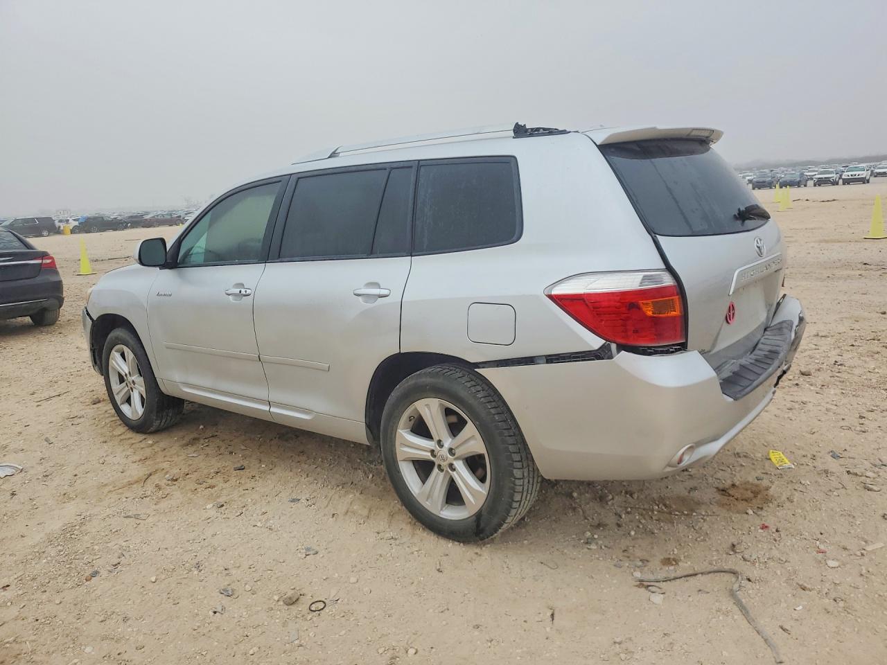2010 TOYOTA HIGHLANDER LIMITED photo 3