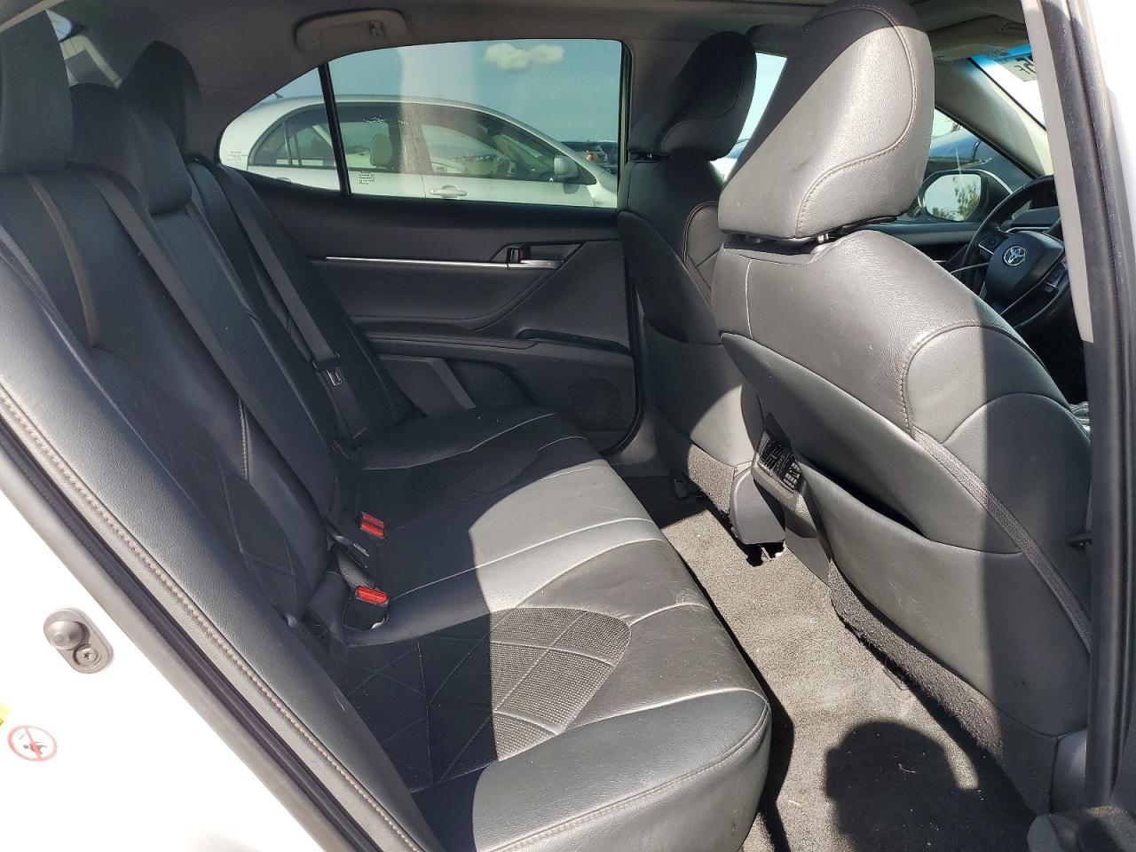 2018 TOYOTA CAMRY L photo 19